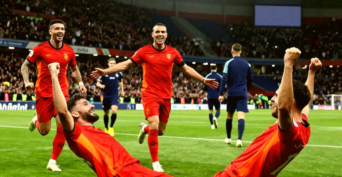 Hai trận treo giò của Kolarov và bảng giá lặng thinh của Serie A